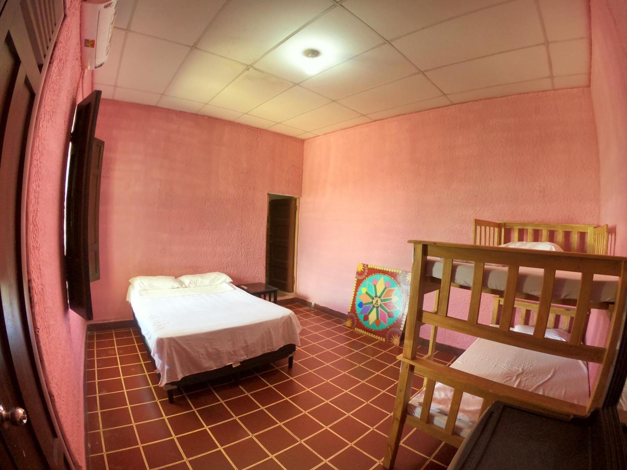 Ricks Hostel 圣安娜 外观 照片